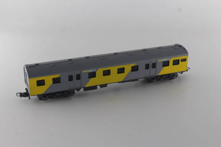 SARM: Metro Plus Suburban Passenger Coach (Lima Couplers)