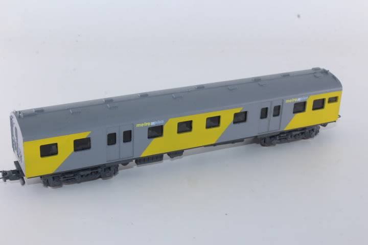 SARM: Metro Plus Suburban Passenger Coach (Lima Couplers)