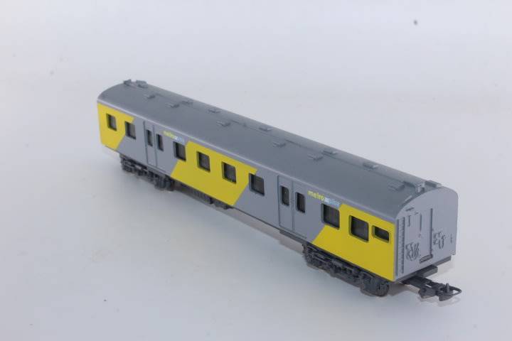 SARM: Metro Plus Suburban Passenger Coach (Lima Couplers)