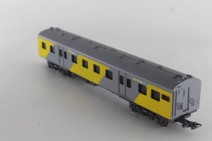 SARM: Metro Plus Suburban Passenger Coach (Lima Couplers)