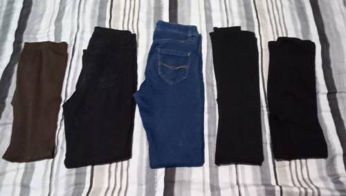 LADIES JEANS AND LEGGINGS  ON AUCTION