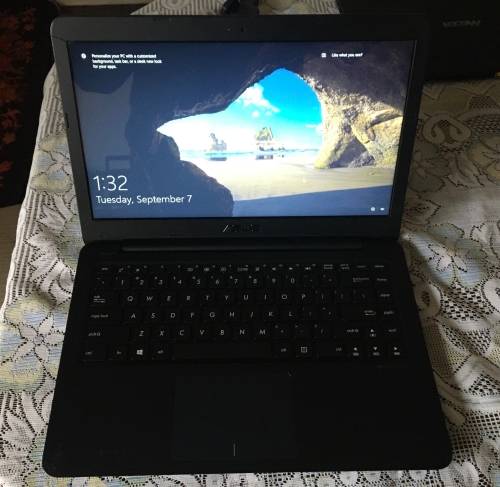 ASUS NOTEBOOK INTEL CELERON N3060 / 32GB EEMC