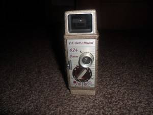 G.B- BELL & HOWELL CAMERA.