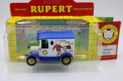 Lledo Model T Ford Panelvans Nestle