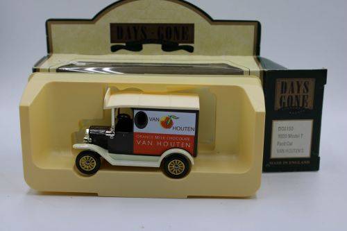 Lledo Model T Ford Panelvans Nestle