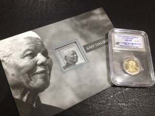 A very unique Mandela Collection!!!! x3 R 5's, unique cover and a stamp in booklet.