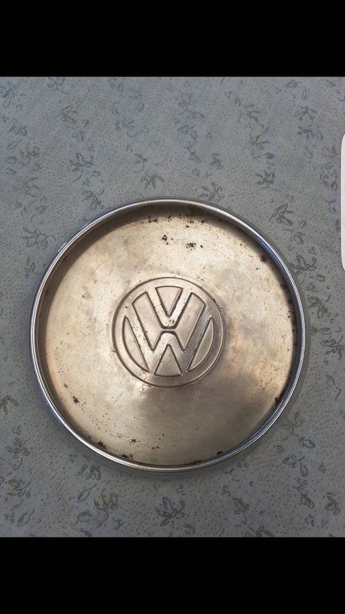 VINTAGE VOLKSWAGEN HUB CAP