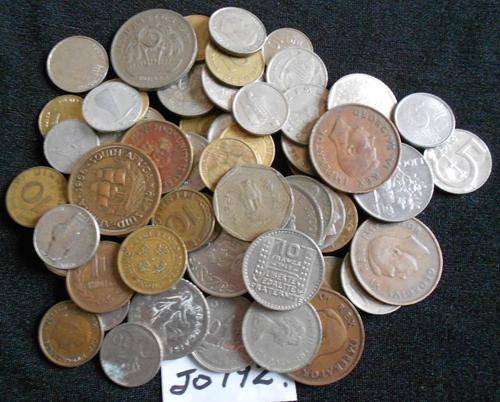 60 UNSORTED QUALITY MIXED WORLD COINS. BID PER COIN TO TAKE THE LOT