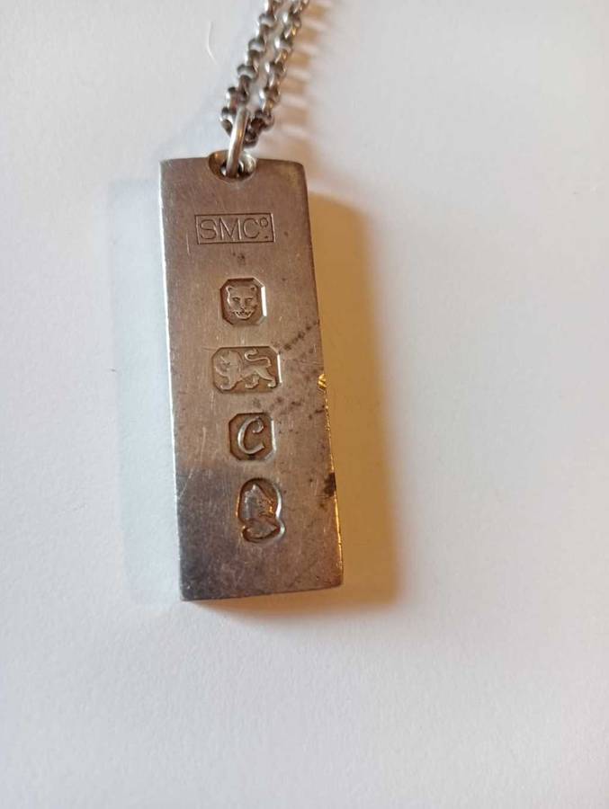 1 oz silver pendent and chain