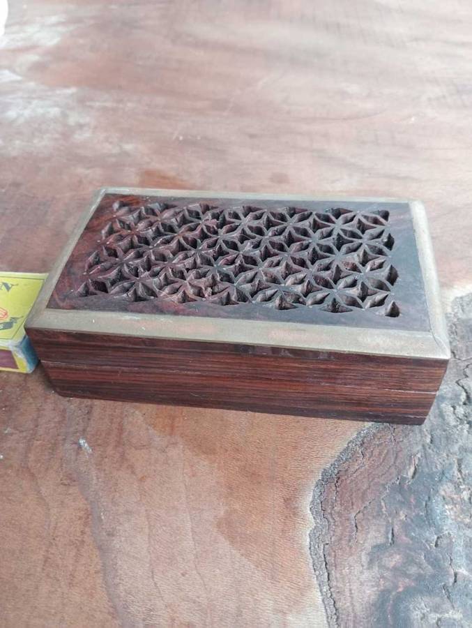 Wooden trinket box
