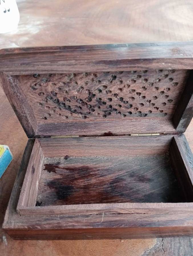 Wooden trinket box