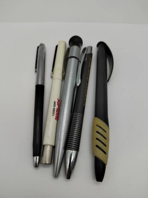 Parcel of pens, need new refills