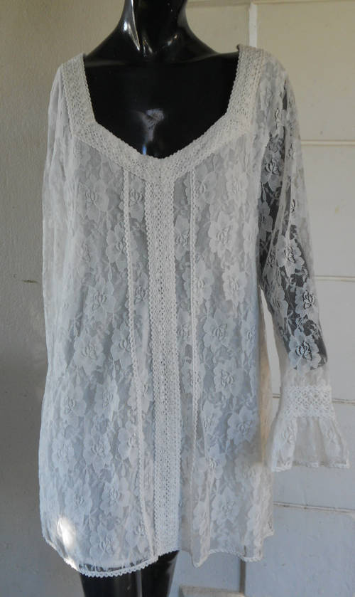 Lace Top SIZE 18