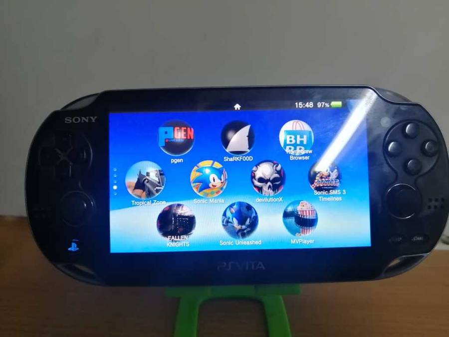 PS VITA OLED SPEC RUNNING CFW