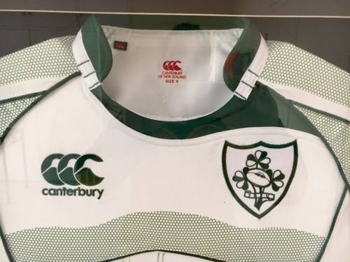 # 2009 IRELAND TRIPLE CROWN & GRAND SLAM CHAMPIONS # ALL ORIGINAL SIGNATURES # ONE OF A KIND # COA!!