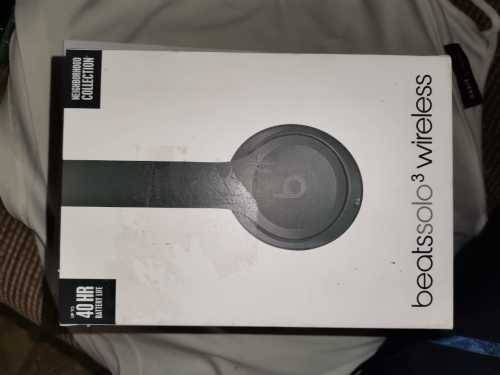 Display Model Bargain! Beats by Dre Solo3 wireless earphones