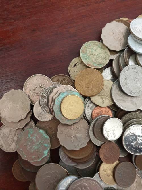Large lot of world coins