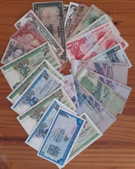 Huge African banknote collection ** Low R1 start - 27 banknotes