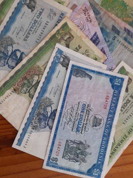 Huge African banknote collection ** Low R1 start - 27 banknotes