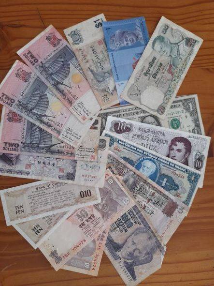 International Banknote collection - 16 banknotes - **low start R1