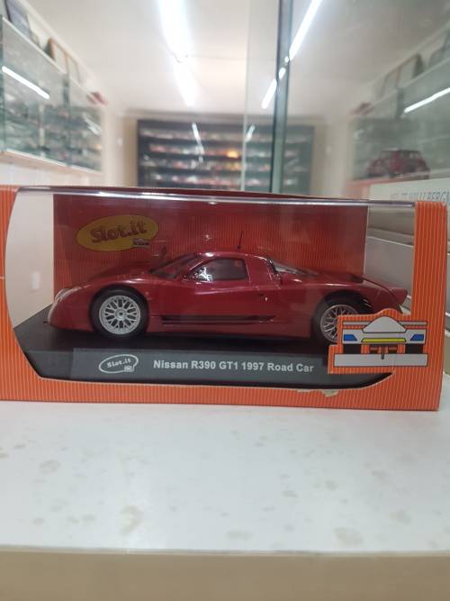 Slot it Nissan R390 road version