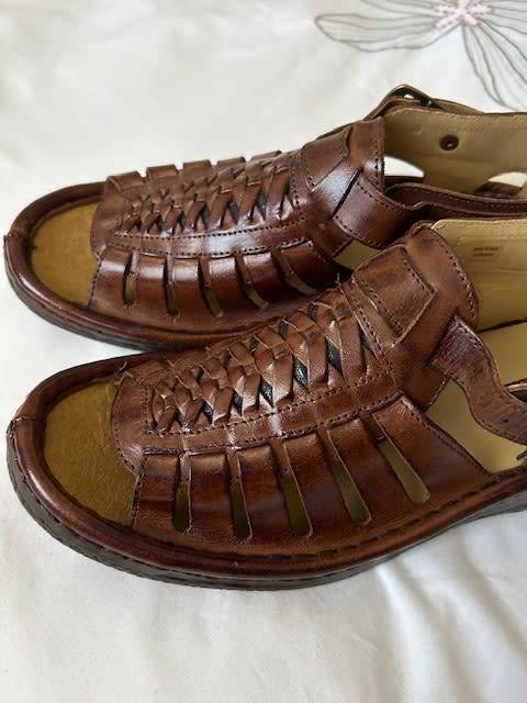 Omega sandals brown UK9
