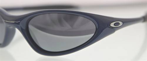 OAKLEY Sunglasses - Made in USA - R1 Start with NO Reserve