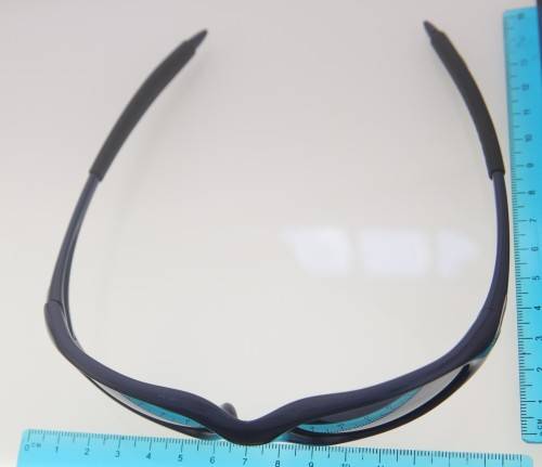 OAKLEY Sunglasses - Made in USA - R1 Start with NO Reserve