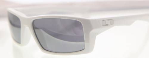 OAKLEY Sunglasses - Made in USA - SPECIAL OFFER - R1 Start with NO Reserve