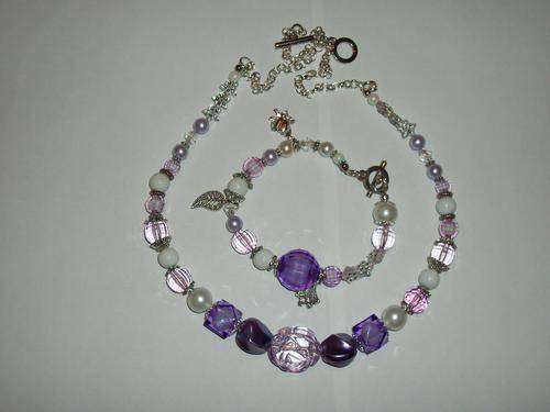 NECKLACE AND BRACELET SET