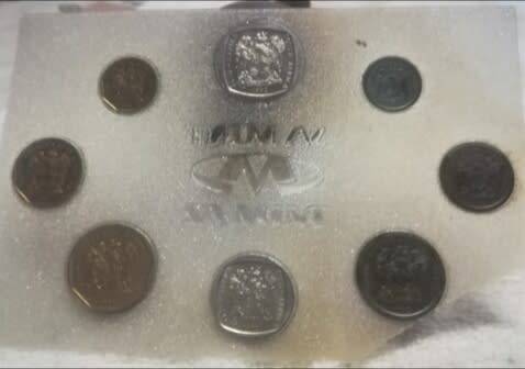 1992 COMPLETE UNCIRCULATED SA MINT SET. SLIGHT DAMAGE BUT ALL COINS INTACT. SEALED.