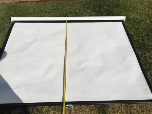 Projector screen
