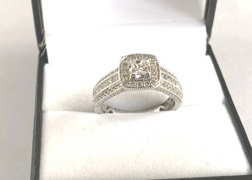 WHITE GOLD DIAMOND RING, 1.35 CT ROUND & PRINCESS CUT NATURAL DIAMONDS, BARGAIN
