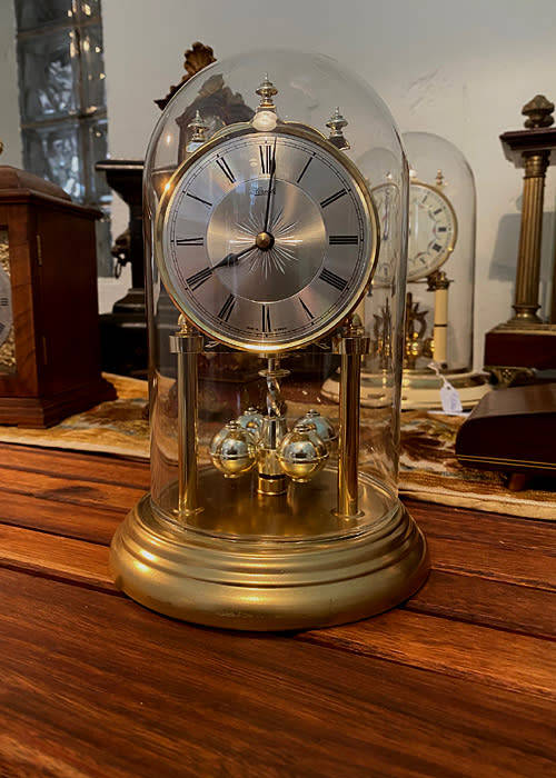 Hermle 400 Day Anniversary Mantel Clock, batery operated, Like New