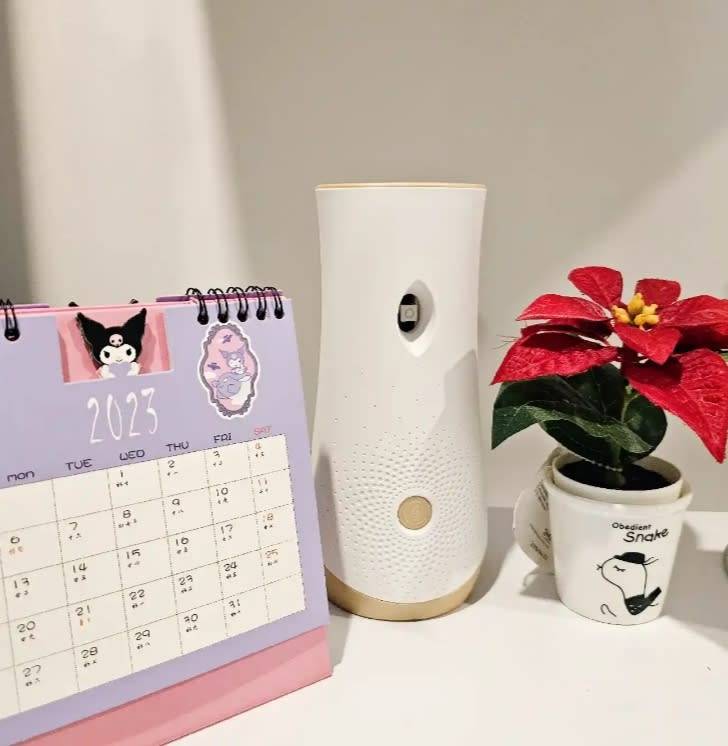 Glade Automatic Spray Refill Aerosol Holder