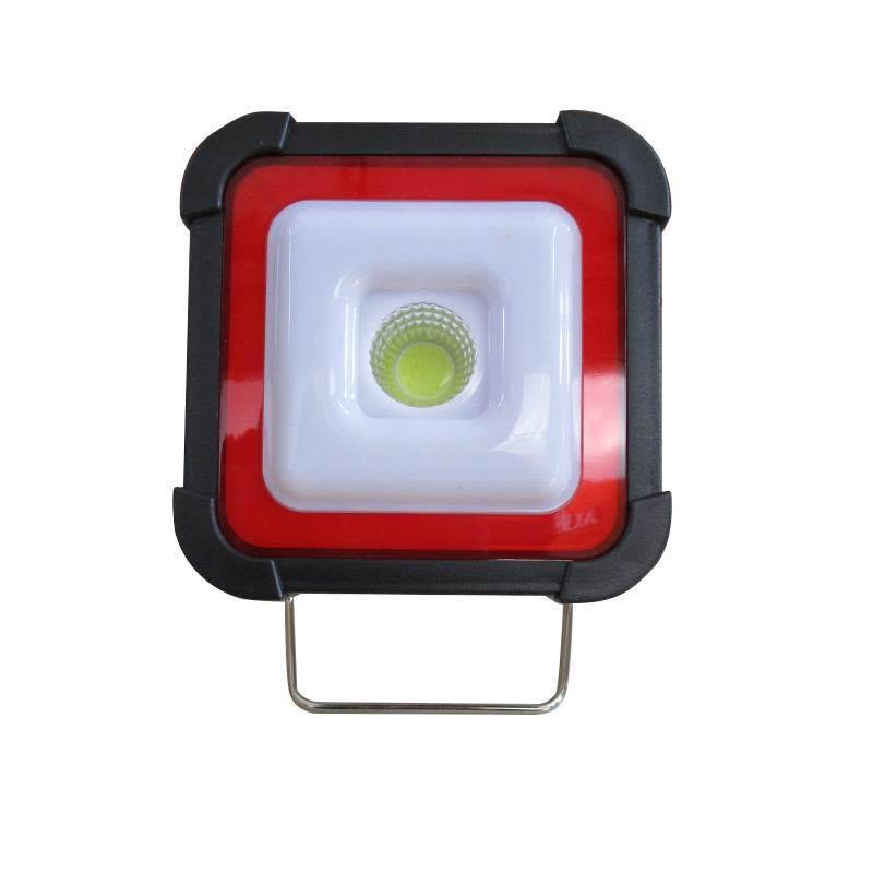 Solar zoom camping lamp, with USB port, Retails R199