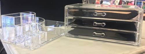 MAKE UP/JEWELRY HOLDER