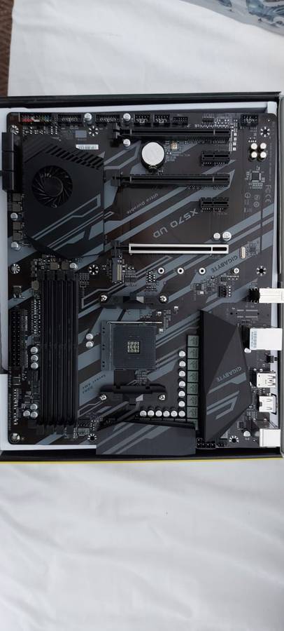 gigabyte x570 UD motherboard