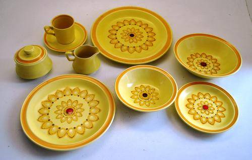 52 PIECE NIKKO BLAZE DINNER SET JAPAN
