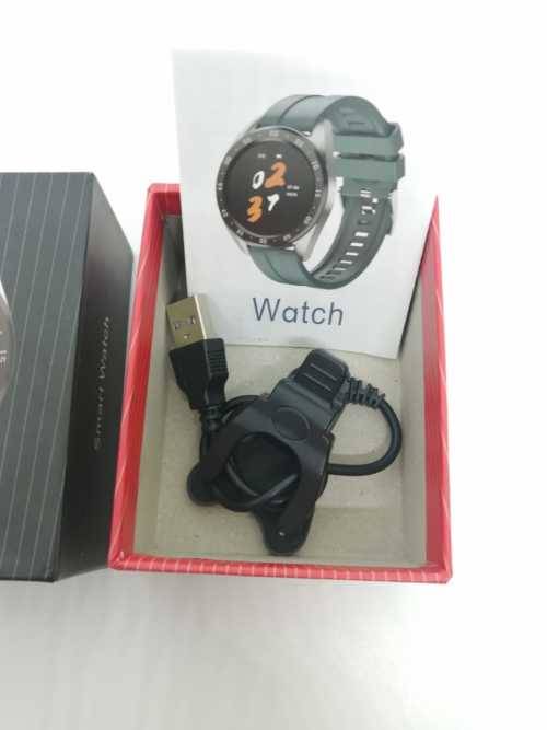 Wow!! Smart Watch ,Demo Display Stock, complete with box and Accessories