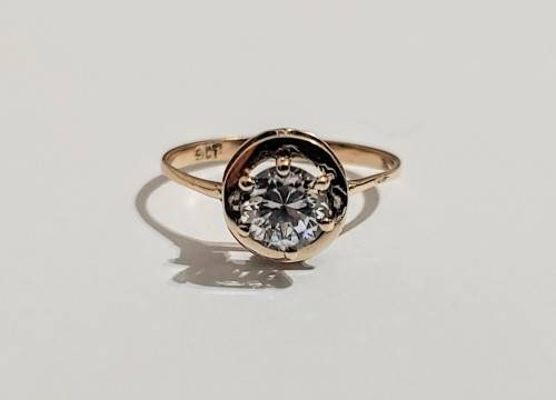 9ct Gold Vintage Handmade Solitaire Style Ring With White Gemstone