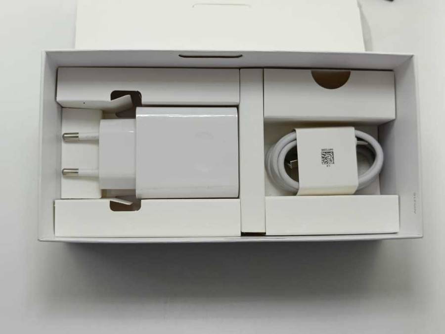 Honor X9B 5g ellphone, Like New, 256gig, 12gig Ram, Dual Sim, Open to All Networks