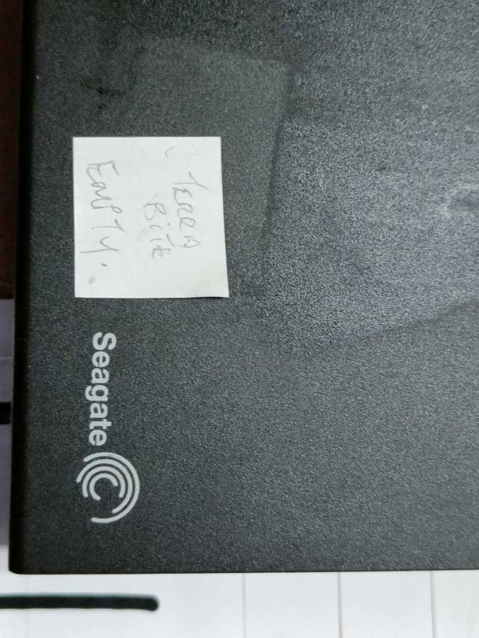 Wow!! Late Entry, 2 Terrabite 3.5`Samsung External Hard drive Storage with Power Cable as per pics