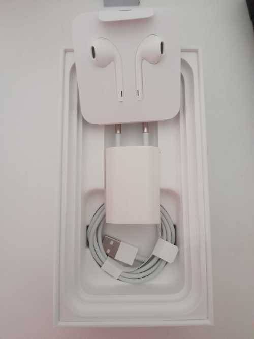 Apple IPhone 11 64gig Product Red ,Original Local With icare