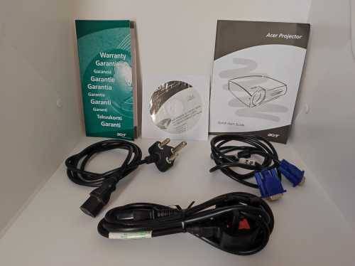 Acer Projector, with box and Cables and Manuals, Working 100% Hardly used, see full description