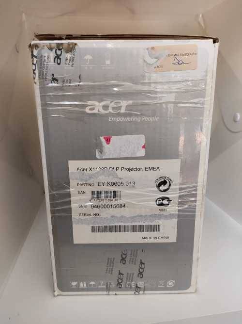 Acer Projector, with box and Cables and Manuals, Working 100% Hardly used, see full description