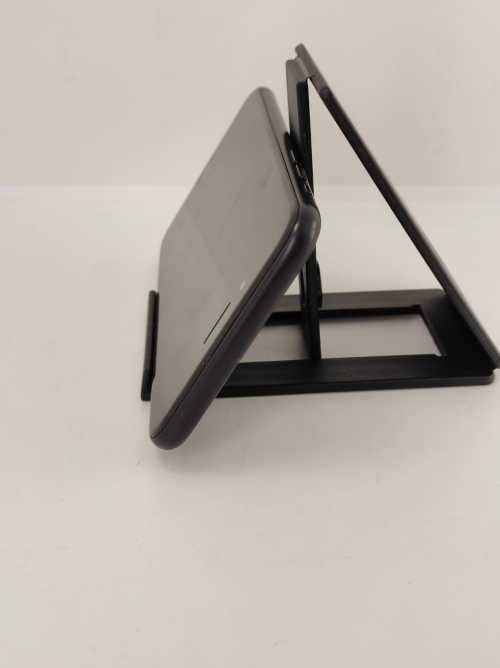 Apple iPhone SE, 2020 Edition, 64gig gig, Like New, Box and all accessories incl, local stock!!