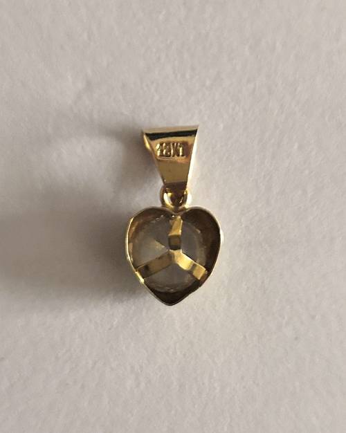 Wow!! 18ct solid gold Heart Pendant, with White Stone !!!