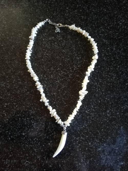 R1 Start - Vintage Handmade shell Surfer style Chain plus pendant, very unique