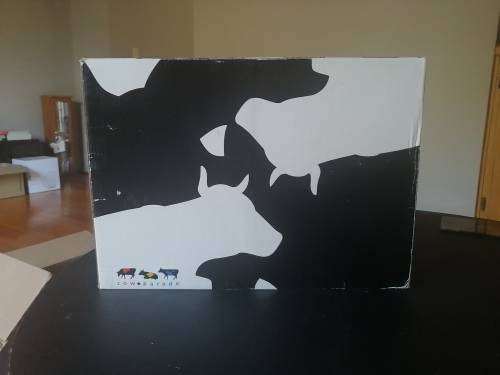 EVERYTHING MUST GO!!! Cow Parade limited edition resin figurein `Caprice a L`oeuvre`